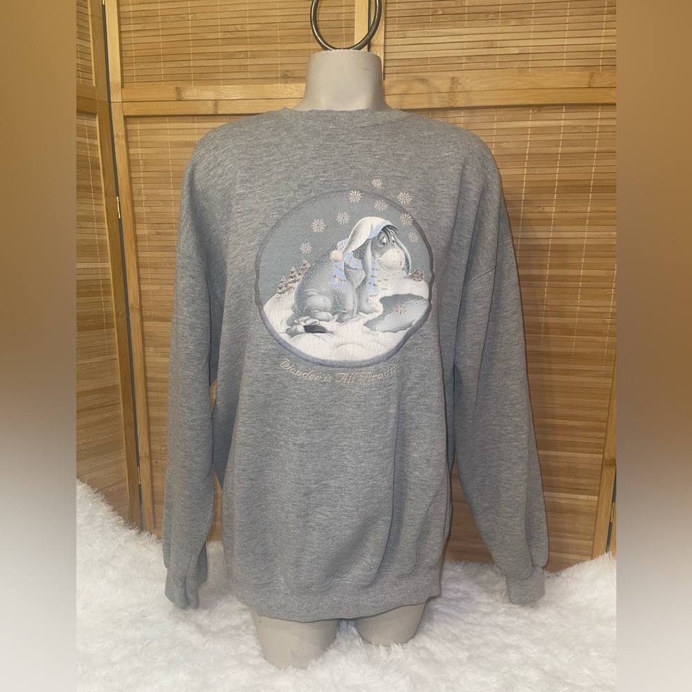 Vintage Disney Store Winter Snow Globe Pooh Eeyore Crewneck Sweatshirt Size XL